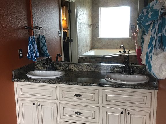 4th image of 245 Tyler Dr