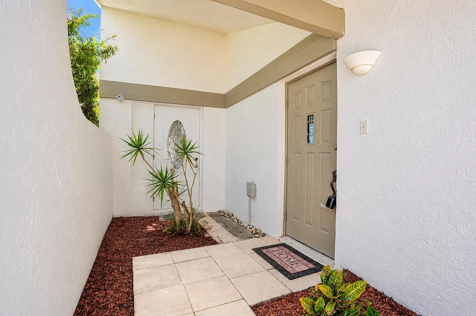 3 bed, 2.0 bath, 1533 sqft, $3,200 — Photo 4