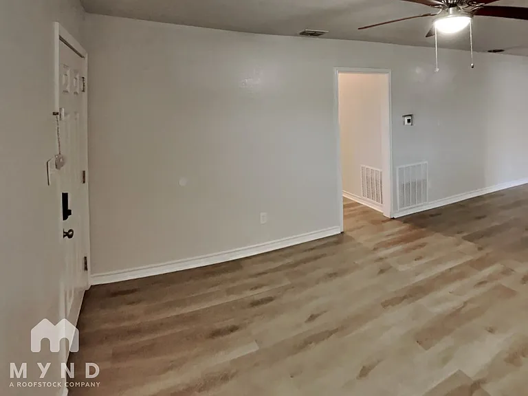 1721 Whiting Dr — Photo 17