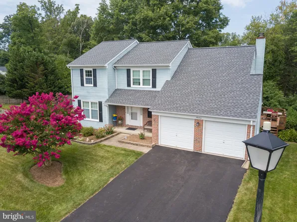 19 W Ridge Ct, Newark, DE 19711