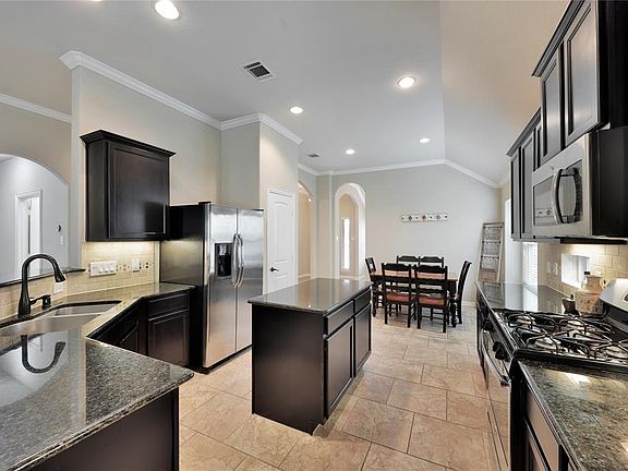 4th image of 18227 Russett Green Dr