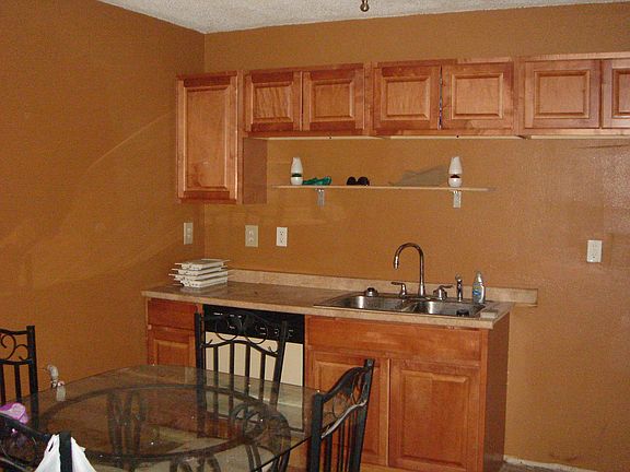 5th image of 2020 E Christie Dr