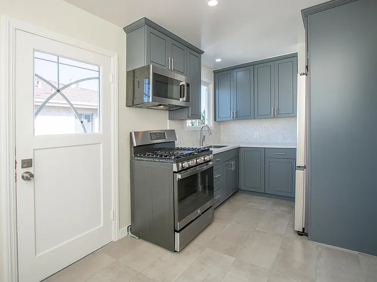 217 Paramount Dr #3 — Photo 6