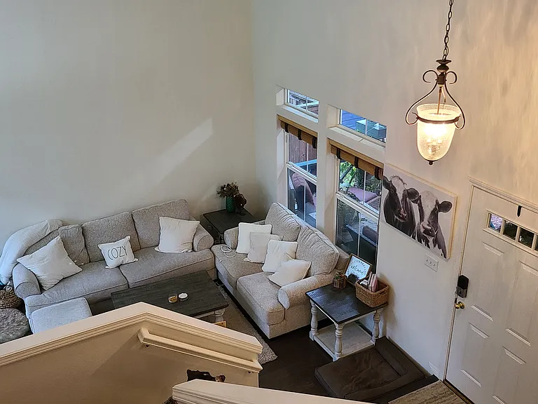 1435 NE Setting Sun Dr — Photo 5
