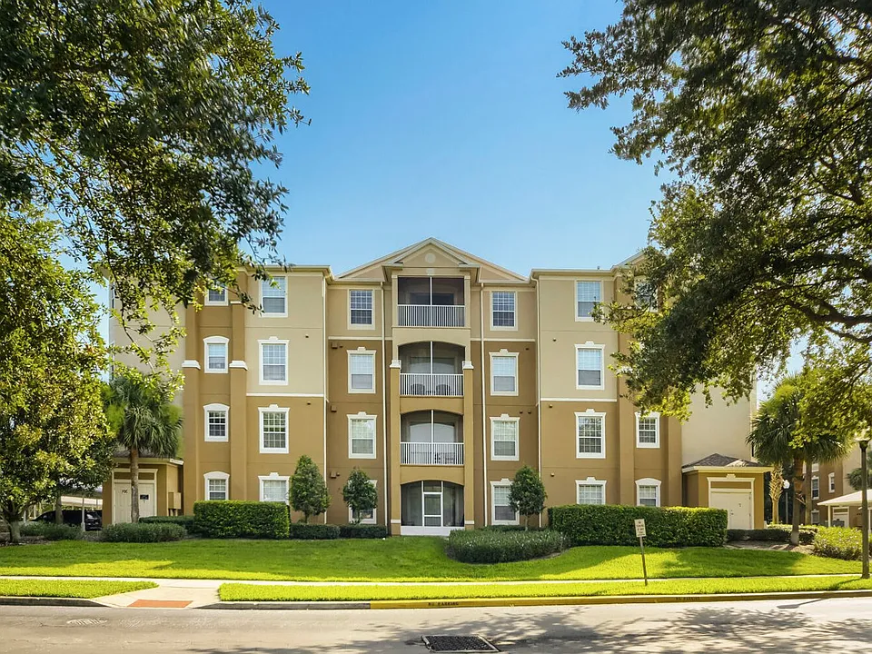 6466 Cava Alta Dr #208