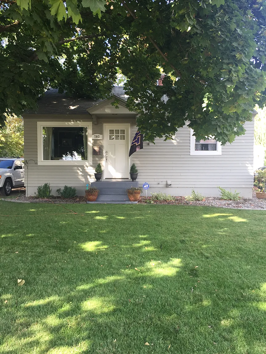703 Stassen Way photo 1