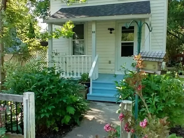 82 Ellis Pl, Canandaigua, NY 14424