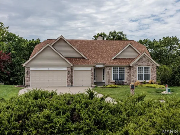 10 Meramec Bluffs Ct, Eureka, MO 63025