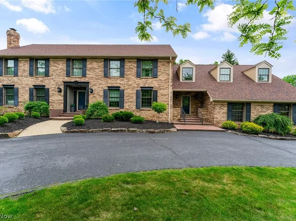 6127 Pebble Beach Ct, Canfield, OH 44406