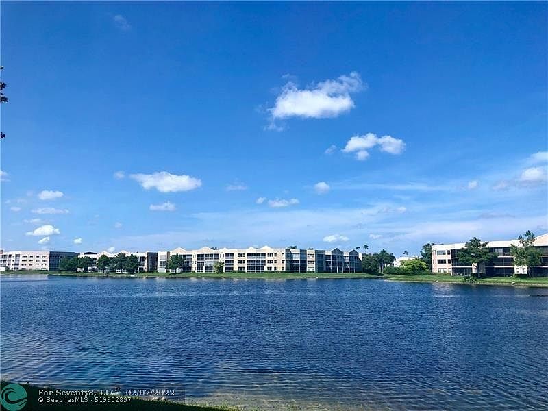 1st image of 7408 N Devon Dr #109