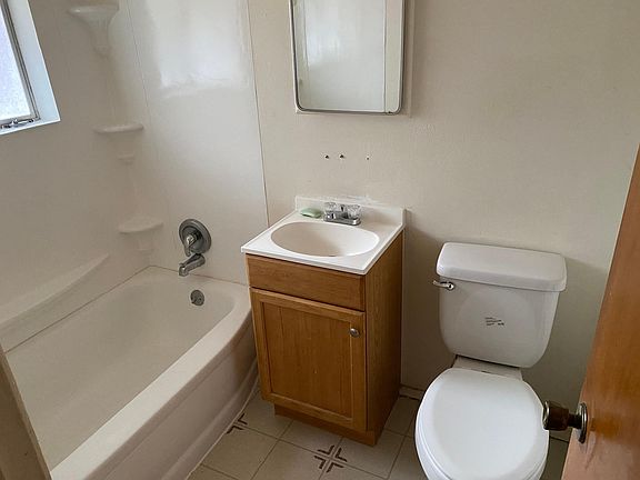 5th image of 3499 NE Quinault Dr