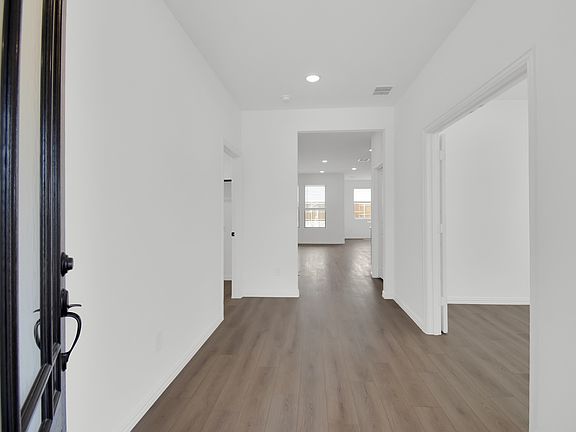 3rd image of 764 Waterhouse Lake Dr