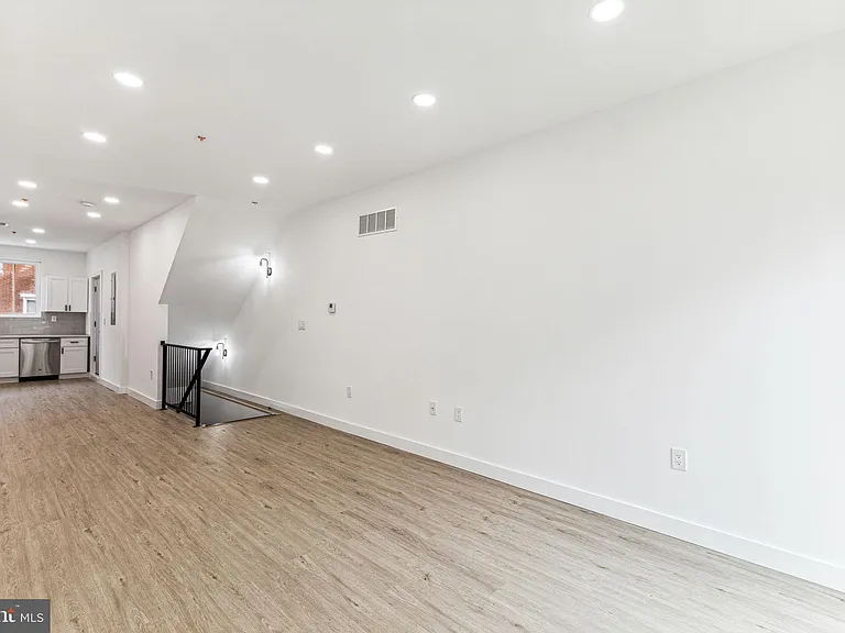 2224 N Howard St #1 — Photo 9