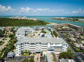 160 Palm St, Marco Island, FL