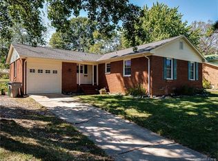 3948 Irvington Dr, Charlotte, NC 28205