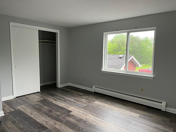 3rd image of 125 Mead St APT 3