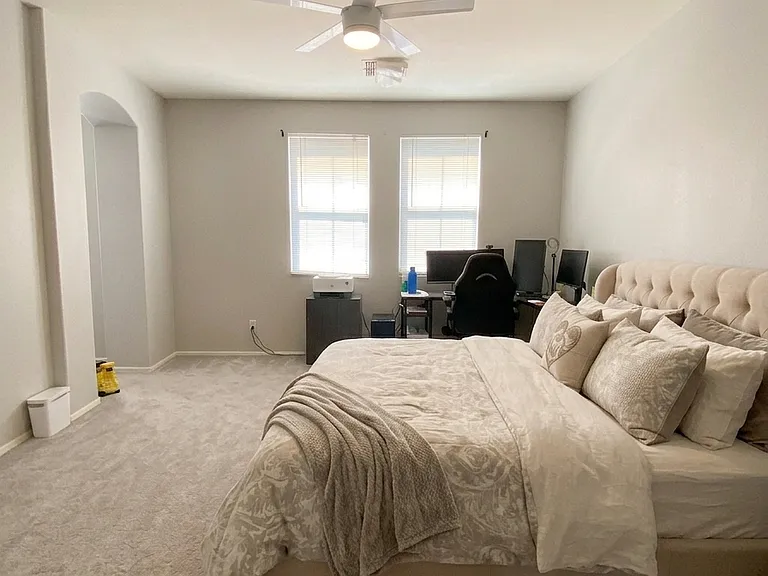 1886 E Don Carlos Ln #151 — Photo 4