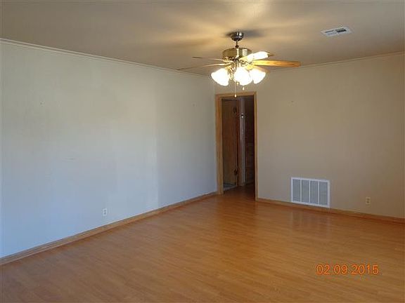 3rd image of 418 S 9th St