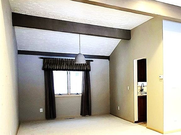 5th image of 17084 Hunting Meadows Dr