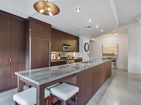 4th image of 909 Lafayette St APT 7