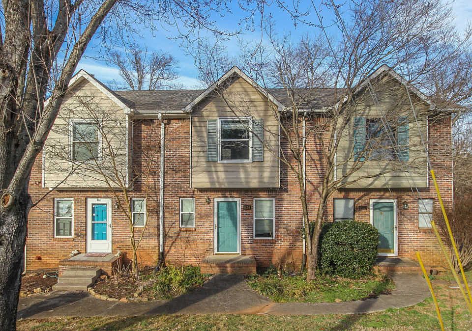 2nd image of 634 Shadywood Ln
