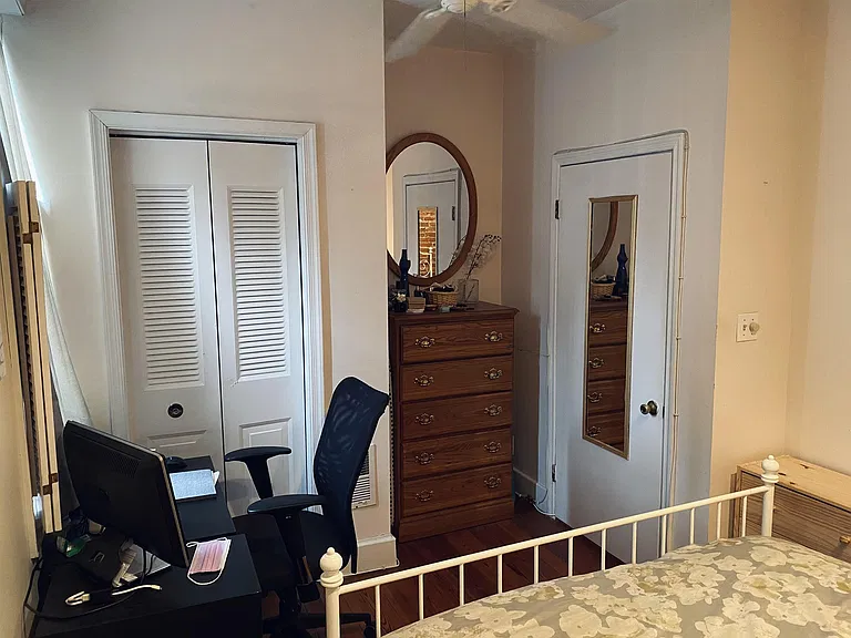 734 N Taylor St — Photo 4