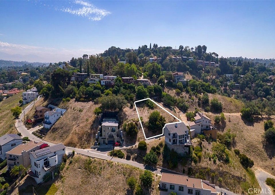 1st image of 2556 N El Rosa Dr #234