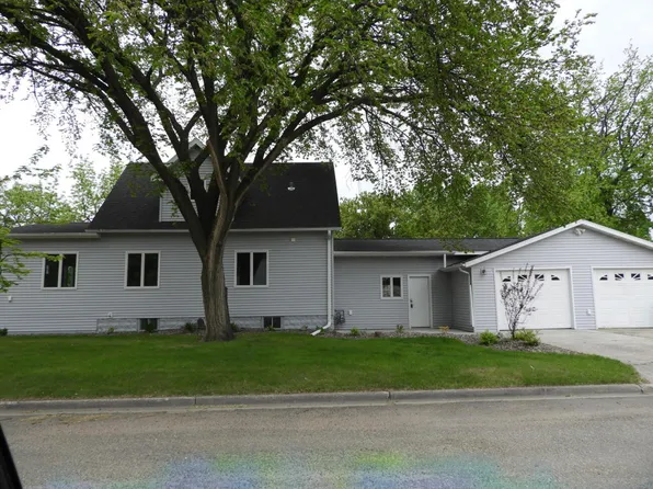 223 9th St N, Wahpeton, ND 58075