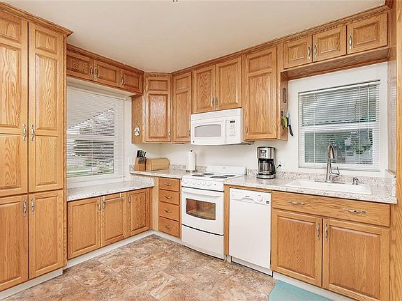5th image of 1209 Lynn Ave