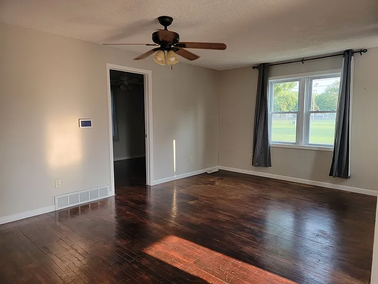 704 S Kimball St — Photo 5