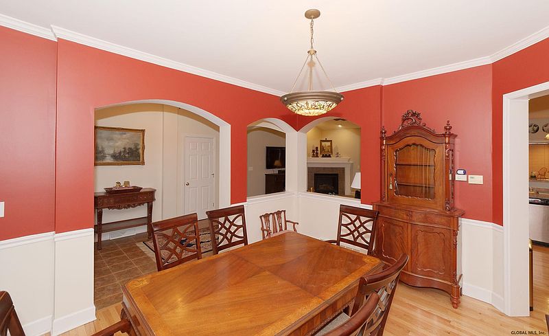 5th image of 8 Princeton Court