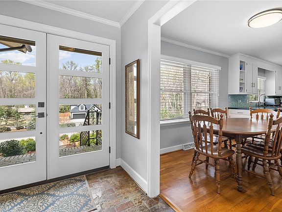 4th image of 210 Riggs Dr