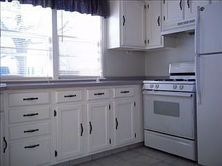 3rd image of 1527 Winthrop Ln
