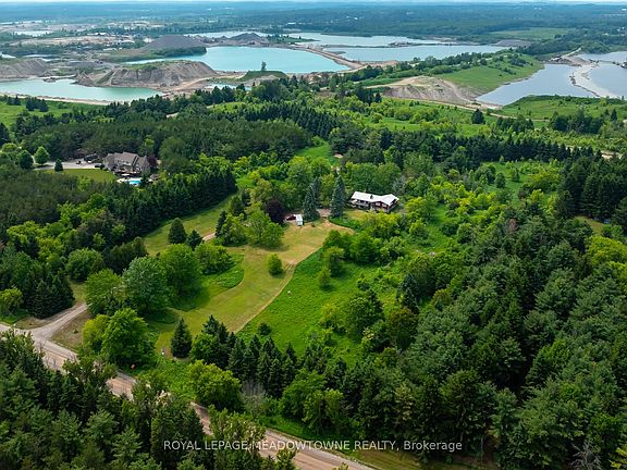 3rd image of 3574 Escarpment Side Rd