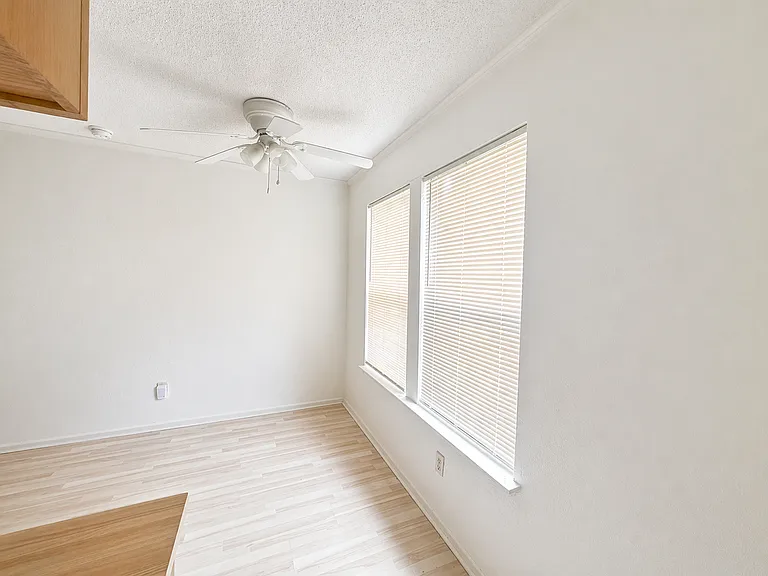 5608 Cougar Dr #214 — Photo 7