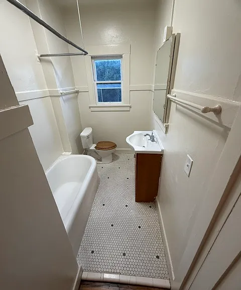 285 Van Buren Ave #4 — Photo 7