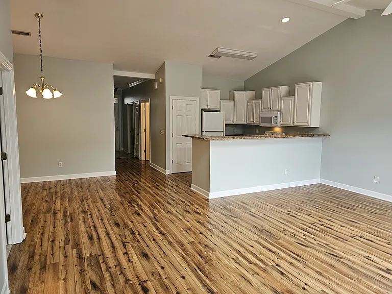 5006 Carleton Dr #126 — Photo 4