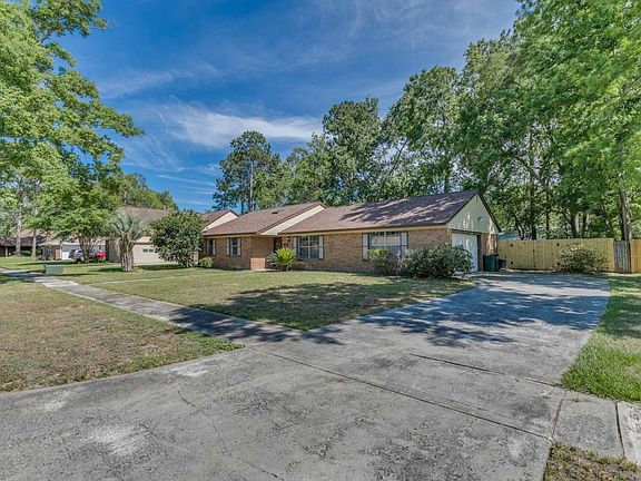 2nd image of 1821 Olive Ct