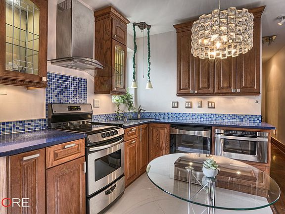 2nd image of 3692 Broadway APT 23