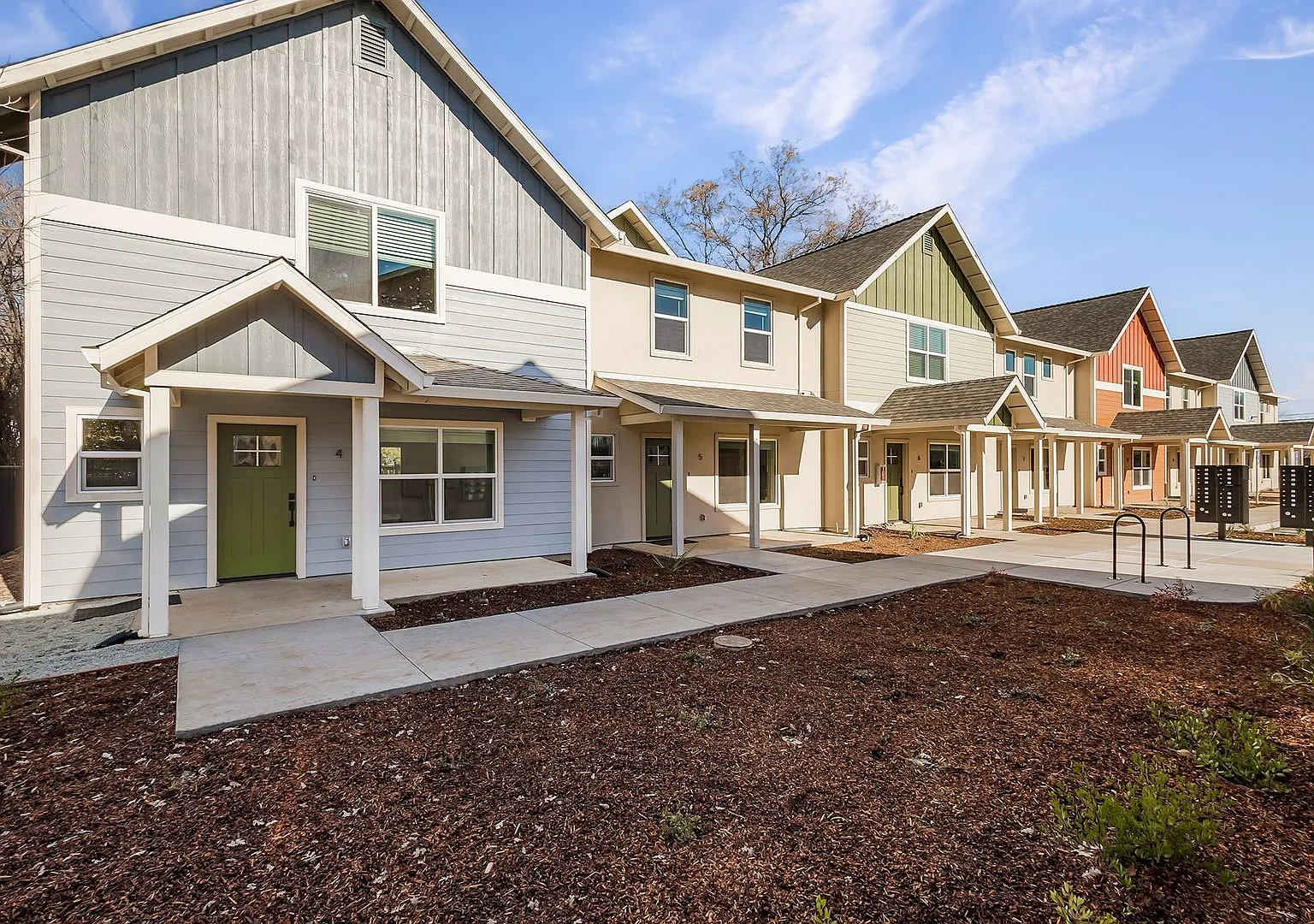 Floral East Apartment Homes — Photo 1