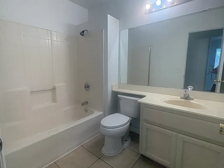 6013 Landing Point Way — Photo 3