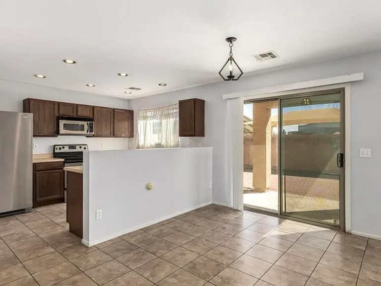 17013 W Marconi Ave — Photo 6