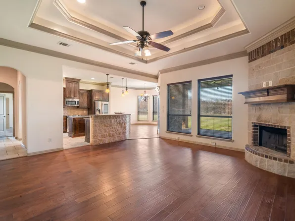 124 Mill Crossing Ln, Springtown, TX 76082