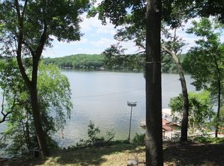 N3485 Tipperary Rd, Poynette, WI 53955