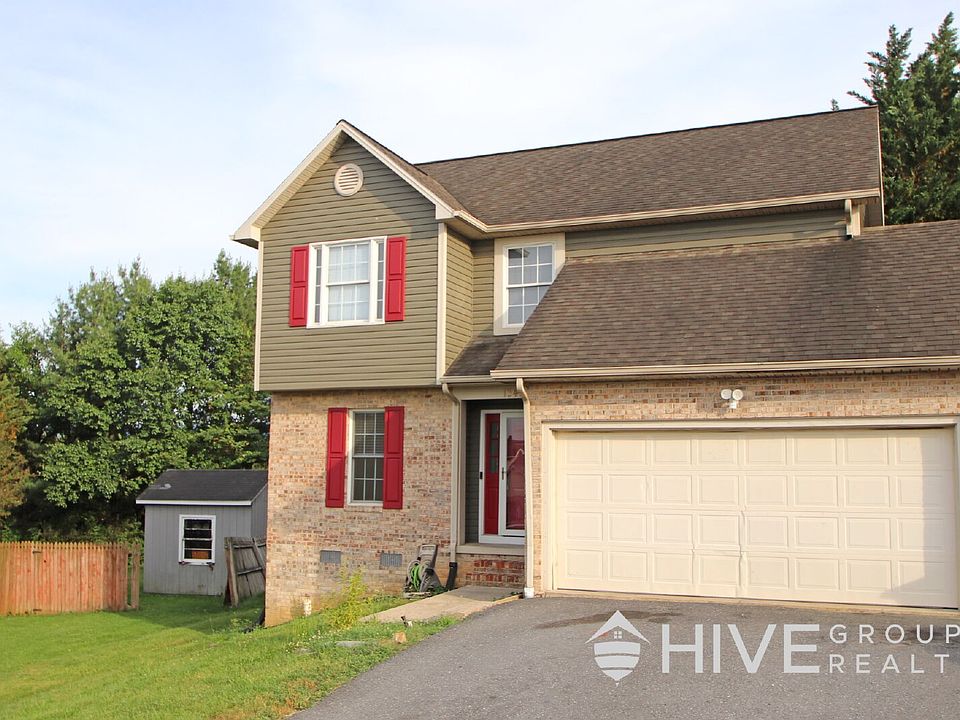 1st image of 1345 Goldfinch Dr
