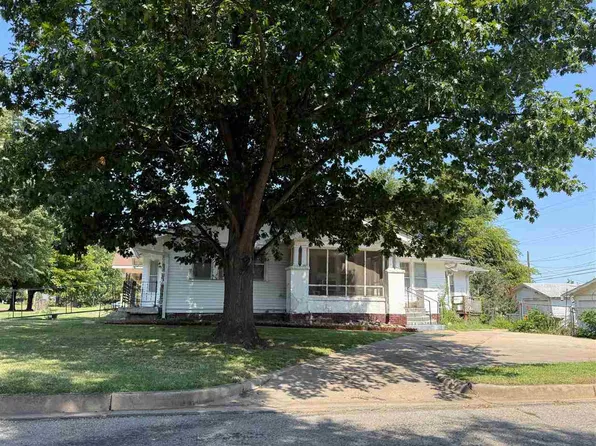 1019 S 6th St, Ponca City, OK 74601