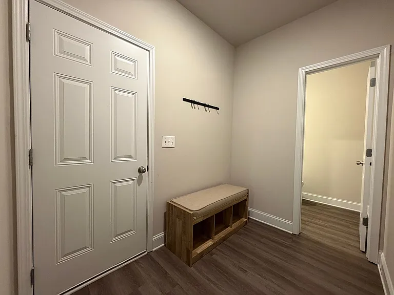 61 N Village Cir — Photo 11