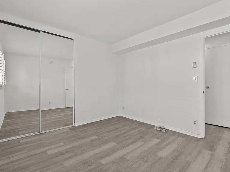 5349 Newcastle Ave #18 — Photo 13