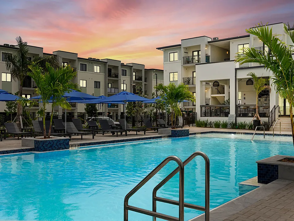 Wrecker's Cay Apartments