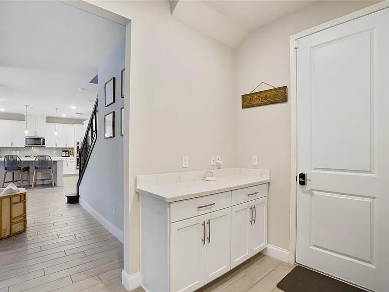 8414 Vivaro Isle Way — Photo 21
